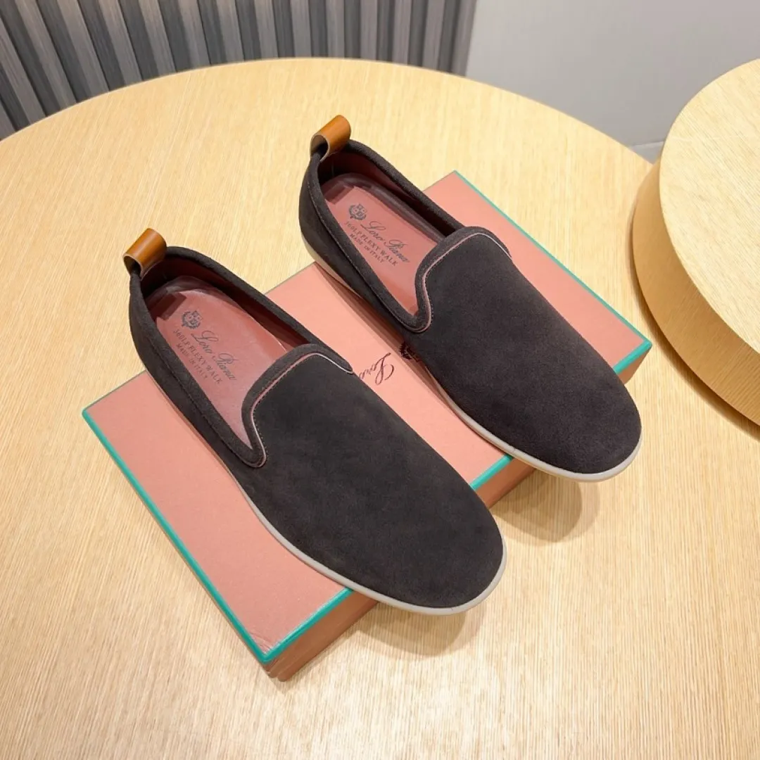Men's shoes 400💰[loro piana] 2025 new moccasins, popular casual sneakers for street men. The shoes are made of first-layer suede leather uppers with rubber soles, a classic. The complex craftsmanship and meticulous structure make the shoes light and soft, allowing you to walk comfortably and freely. Perfect for summer wear. Yardage: 38-45.